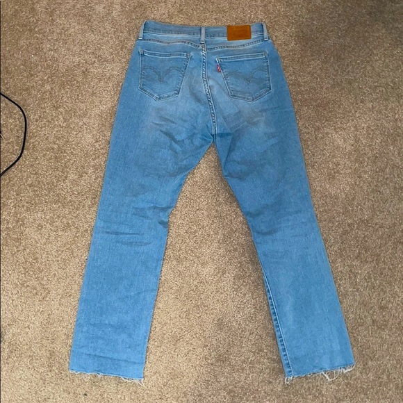 Levi’s Premium - Curvy Straight - Picture 2 of 5